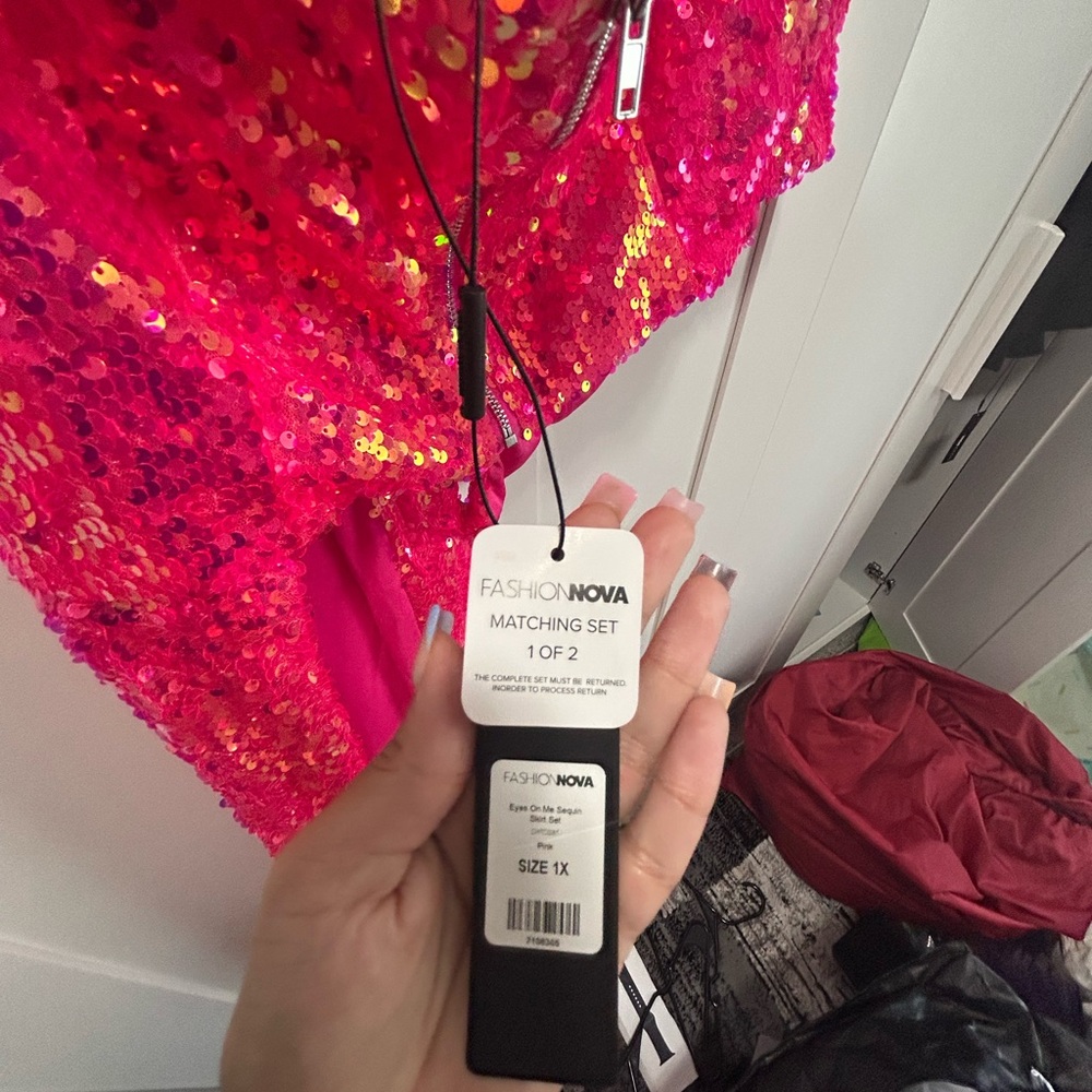 NWT Fashion Nova Eyes On Me Sequin Skirt Set – Pink – Size 1X - Picture 3 of 7